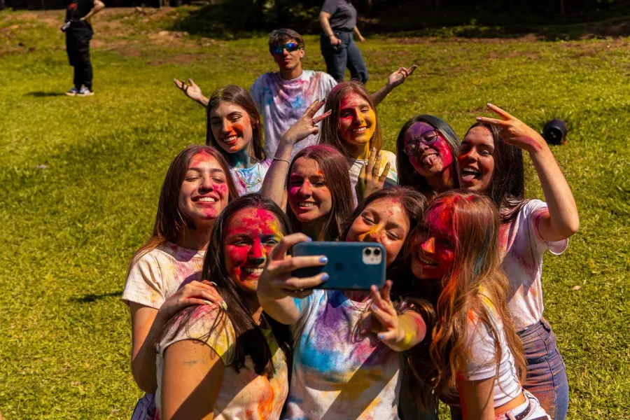 Ensaio pré-formatura e guerra de tintas do Terceirão · Sinodal Conventos 2025, foto 38